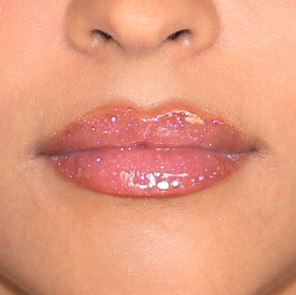 lips after applying pink glitter lip oil