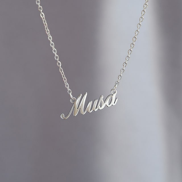 Musa Silver Necklace made of stainless steel.